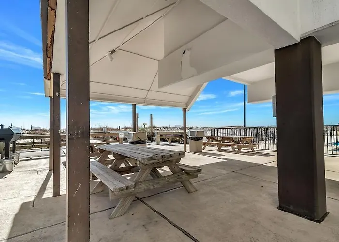 Island Winds West Unit 175